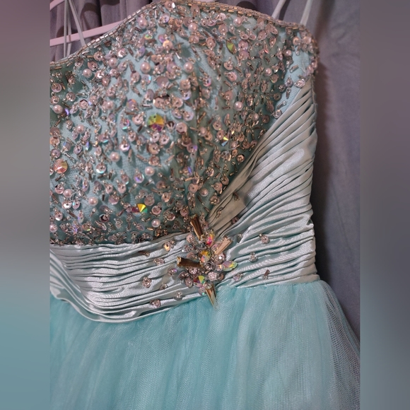 Prom dress - Picture 3 of 7